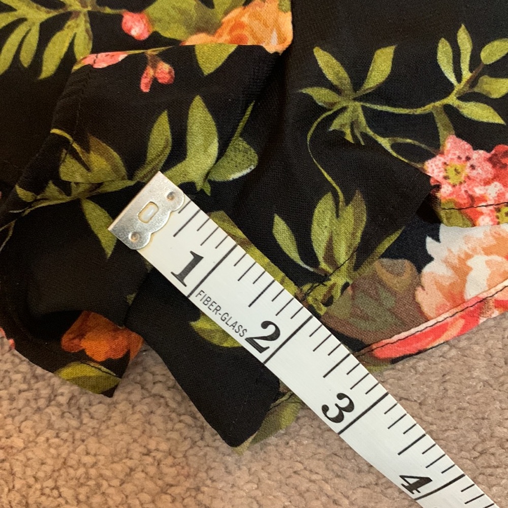 EUC Ambiance Apparel Floral Flowy Shorts - Picture 5 of 10